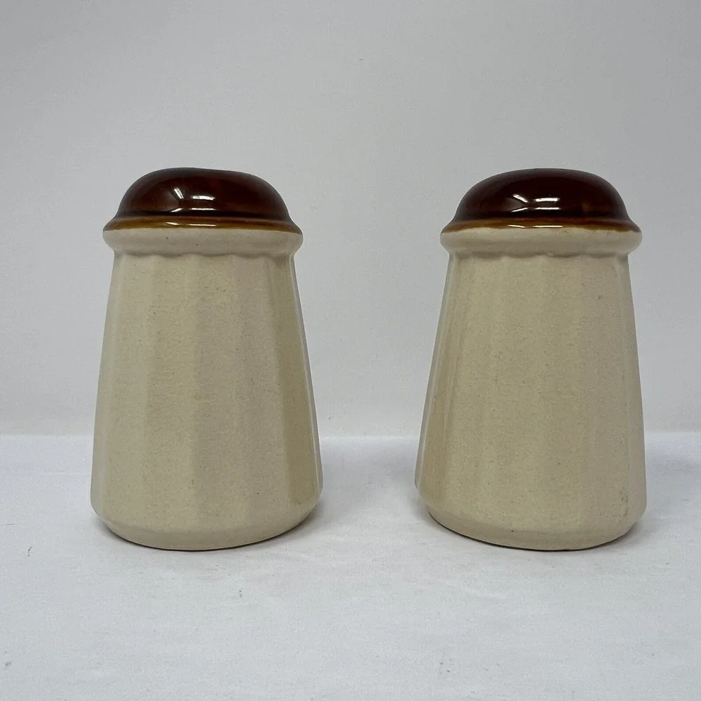 Vintage California Pottery Ceramic Salt n Pepper Shakers 3